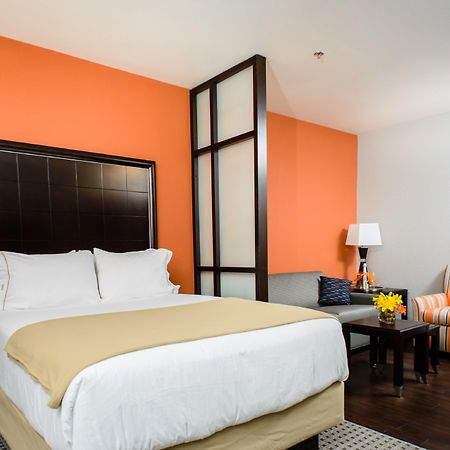 Holiday Inn Express Hotel & Suites Austin Nw - Arboretum Area By Ihg Екстериор снимка
